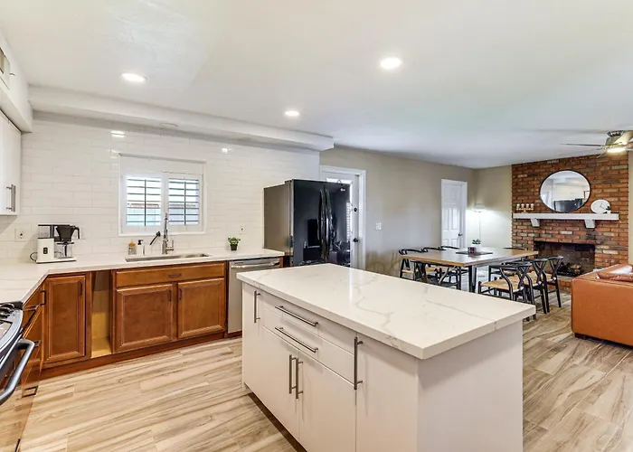 Games Of Pool + Nights Fireside! Glendale Getaway *