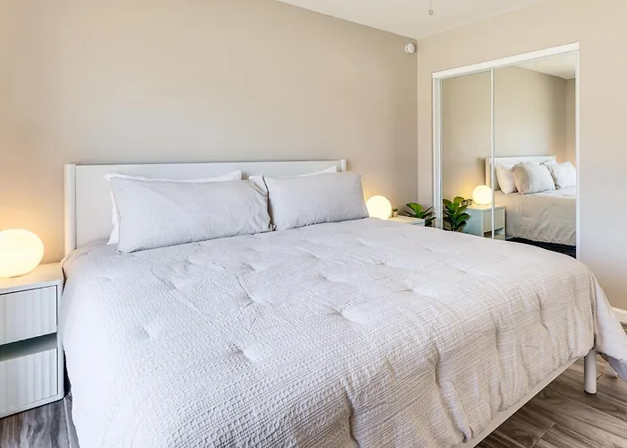 Games Of Pool + Nights Fireside! Glendale Getaway